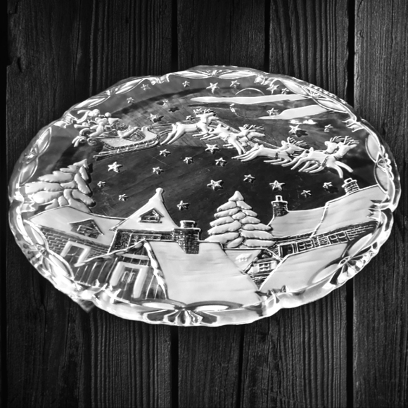 Vtg Santa Reindeer Sleigh Christmas Tree Winter Holiday Cut Glass Plate - Picture 2 of 3